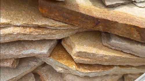 Плитняк златолит жёлтый золотистый для отмостки купить в Кургане