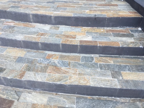 Плитка из Златолита Уральского для лестницы купить в Кургане