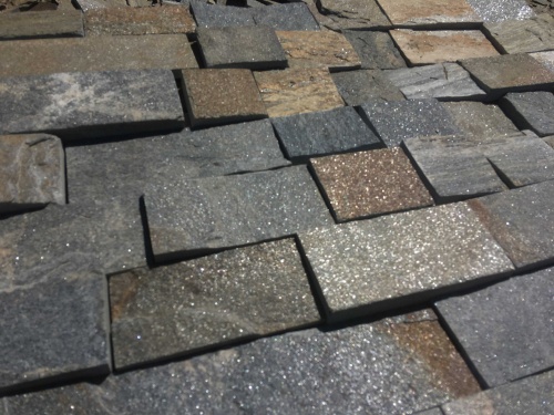 Плитка пилёная златолит Уральский для цоколя, отмостки купить в Кургане