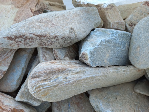 Златолит жёлтый, жёлто-зелёный глыбки и валуны для ланшафтного дизайна купить в Кургане