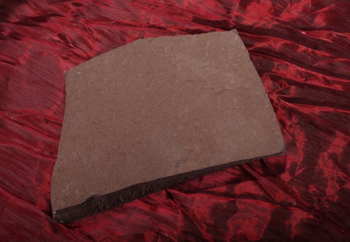 Плитняк лемезит бордовый для цоколя 1,5-2 см купить в Кургане