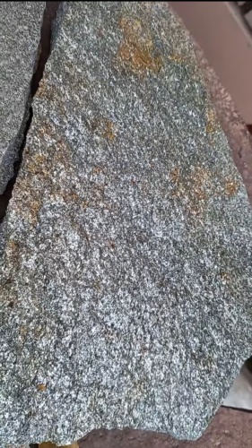 Плитняк златолит серебристый для цоколя, отмостки купить в Кургане