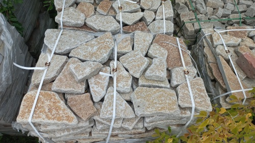 Гранитный плитняк галтованный для парковки купить в Кургане