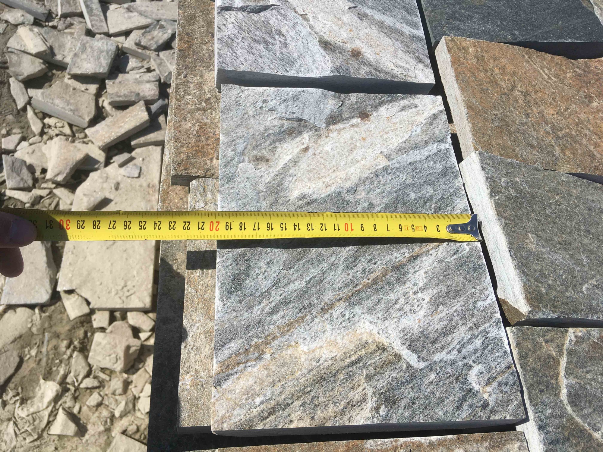 Плитка пилёная златолит Уральский для цоколя, отмостки купить в Кургане