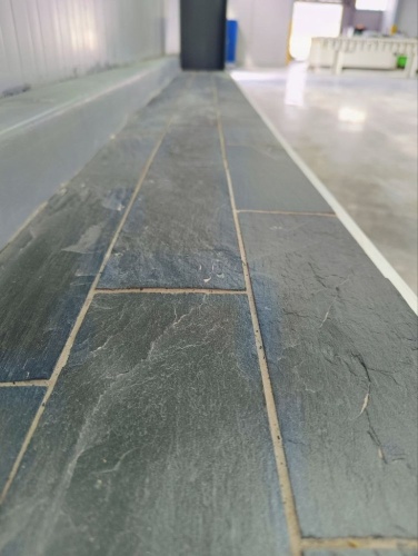 Плитка чёрная из натурального камня фасадная 30 см * 5 см, толщина 7 мм -30 мм купить в Кургане