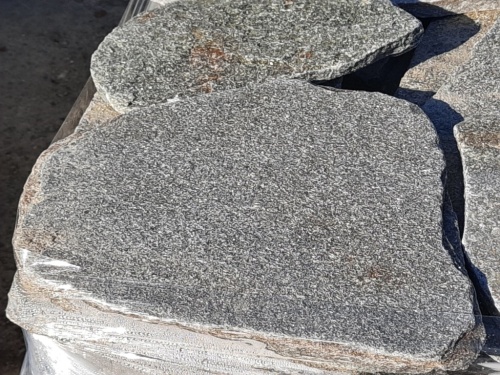 Златолит серебристый галтованный для лестниц купить в Кургане