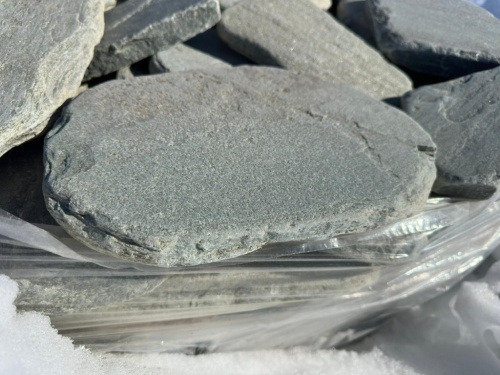 Плитняк златолит зелёный галтованный для мощения на бетон купить в Кургане